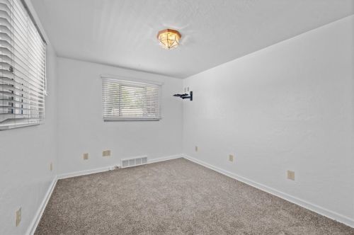 5621 Villa Haven Dr, Pittsburgh PA  15236-3314 exterior