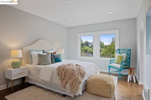 1 Downey Pl, Oakland CA  94610-1809 exterior