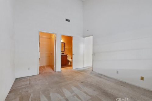 11690 Lakewood Blvd, Downey CA  90241-5272 exterior