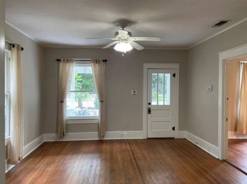 708 University Ave, Georgetown TX  78626-7036 exterior