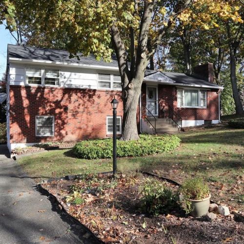 149 Bracewood Rd, Waterbury, CT 06706-2411