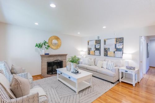 1069 Homestead Rd, Sunnyvale CA  94087-5156 exterior