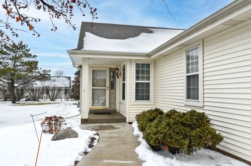2941 Clearwater Ln, Waukesha, WI 53189-6845