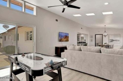 2013 66 St, Scottsdale AZ 85251-6120 exterior