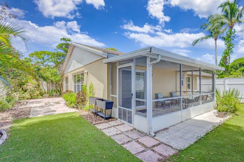 1281 Slash Pne Cir, West Palm Beach FL  33409-7086 exterior