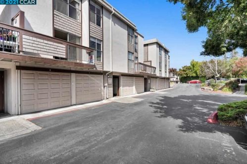 2032 Sierra Rd, Concord CA  94518-2905 exterior