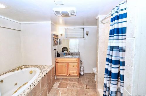 54 Barsalou Ave, Waterbury CT  06705-3514 exterior