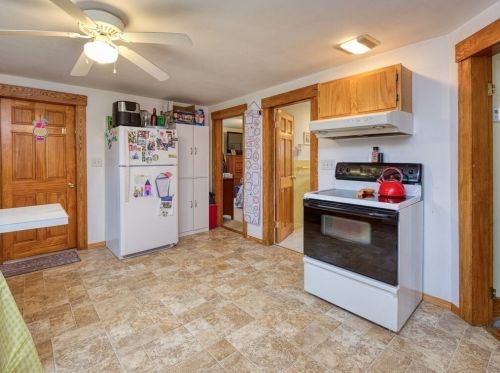 49 Poland St, Webster MA 01570-2712 exterior