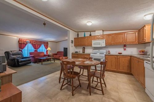 902 Crawford Ave, South Connellsville PA  15425-2406 exterior