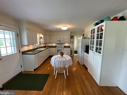 803 Hook Hill Rd, Richmond National Battlefiel VA  22835-3505 exterior