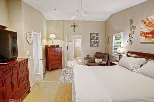 43652 Rialto Dr, Lancaster CA 93535-6156 exterior