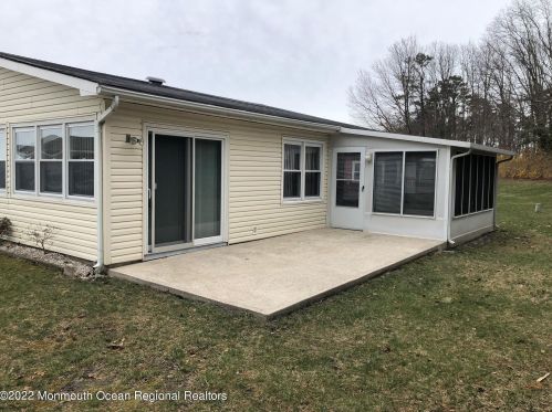 13 Longfellow Ct, Bricktown, NJ 08724-8116