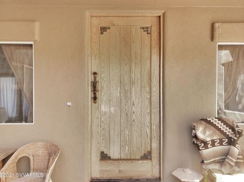 35 Sedona Rd, Sedona AZ 86351-7215 exterior