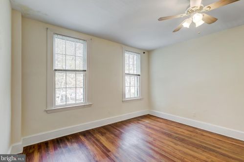 109 7 St, Washington DC  20003-1212 exterior