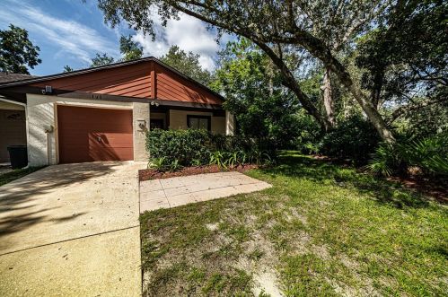 101 Shady Oak Dr, Sanford, FL 32773-5675