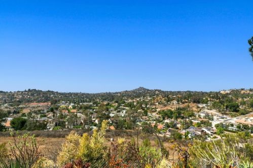 3806 Via Escuda, La Mesa CA 91941-7315 exterior