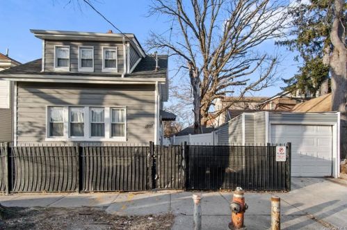 1807 Lacombe Ave, Bronx, NY 10473-3615