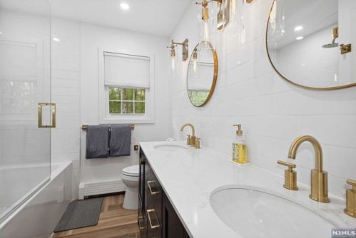 1 Springwood Ter, Kinnelon NJ  07405-2166 exterior