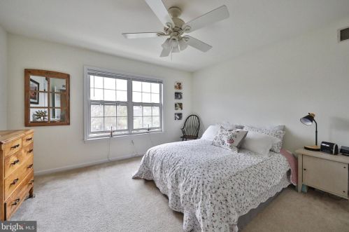 201 Carol Ct, Lansdale PA 19446-1576 exterior