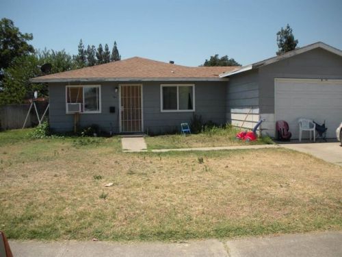 761 Celia Dr, Livingston CA  95334-1802 exterior