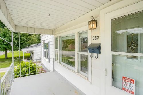 352 Park Ave, Valpo IN  46383-4645 exterior