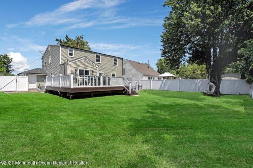 5 Coach Dr, Hazlet NJ  07730-1806 exterior