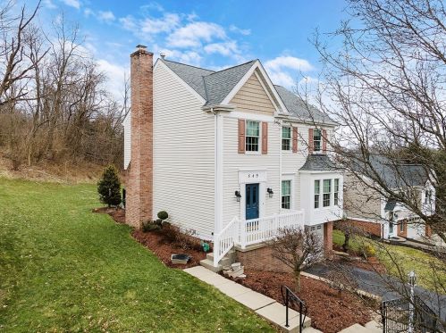 549 Cherryhill Dr, Bridgeville, PA 15017-1176