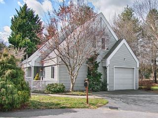 9 Stuart Cir, Asheville, NC 28804-1749