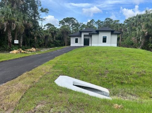 140 39th Ave, Naples, FL 34120-4362