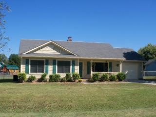 706 Mallard Dr, Jacksonville, NC 28540-9640