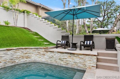 4780 Tarantella Ln, San Diego CA  92130-2466 exterior
