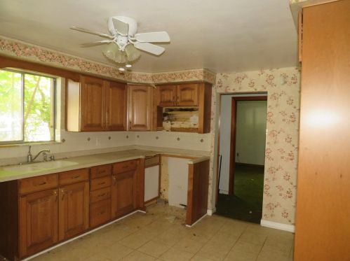 5860 Saltsburg Rd, Verona, PA 15147-3312