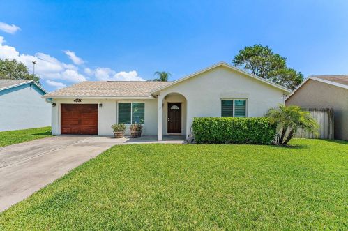 166 Banyan Cir, Jupiter, FL 33458-5530