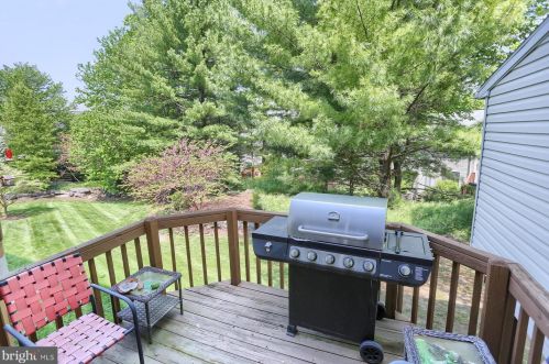 41 River Bend Park, Lancaster PA  17602-1282 exterior