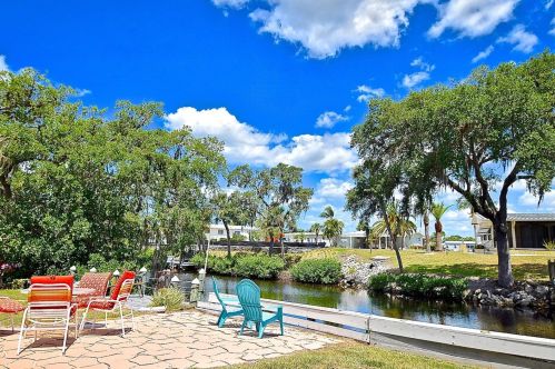 113 Brookshire Dr, Nokomis, FL 34275-1889