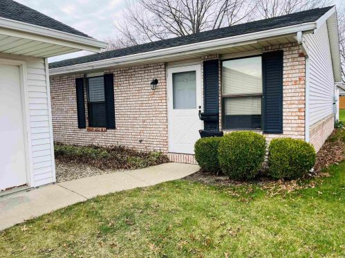 1009 Berkley Cir, Mishawaka, IN 46544-4811