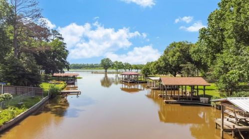 208 Cv Vw Dr, Chita TX  75862-8446 exterior