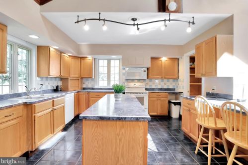 9478 Fort Stouffer Rd, Upton PA  17225-9780 exterior