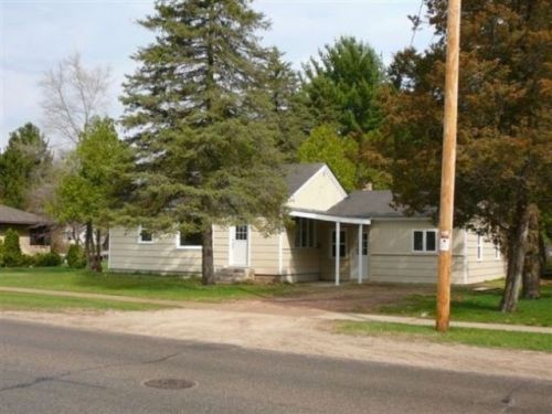 322 Division St, Wautoma, WI 54982-8459