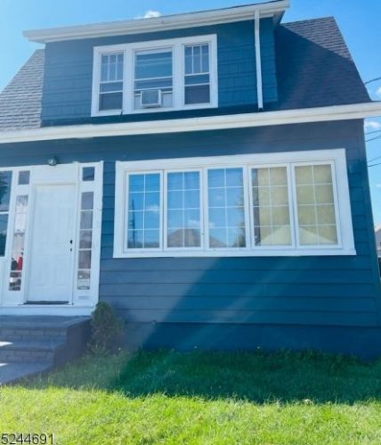 3 Ida St, Paterson, NJ 07508-1530