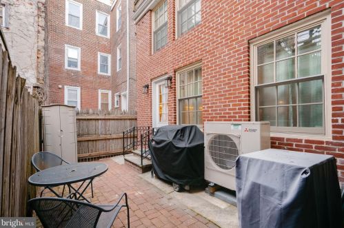 314 Iseminger St, Philadelphia PA  19107-5904 exterior