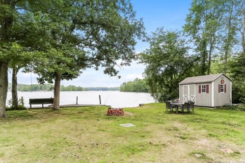 7 Lk Shr Dr, Exeter CT 06249-1934 exterior