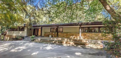 24 Faulkner Ln, Huntington Station, NY 11746-5906