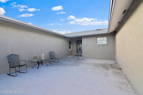 455 Riverside Ave, Merritt Island, FL 32953-6122