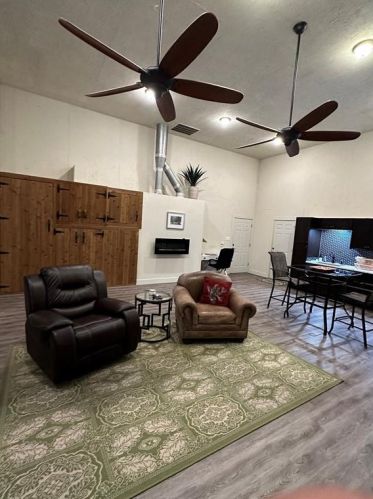 102 Bentwood Ct, Denton, TX 76210-8581