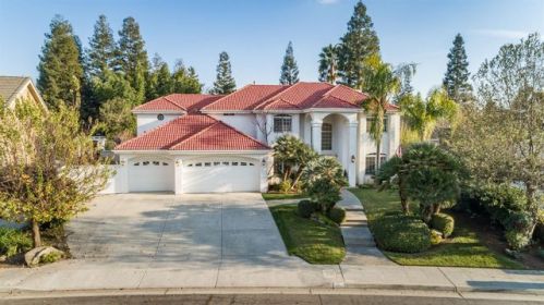 853 Ridgecrest Dr, Fresno, CA 93730-0617