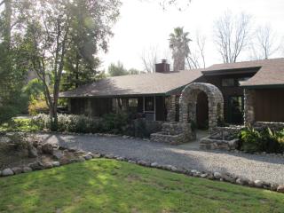 3331 Country Club Ln, Sacramento CA  95821-3513 exterior