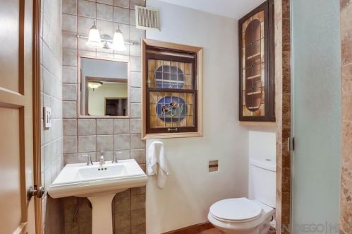 3211 Dumas St, San Diego CA 92106-1317 exterior