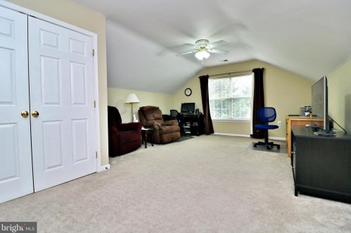 123 Posting Way, Charles Town WV  25414-9327 exterior