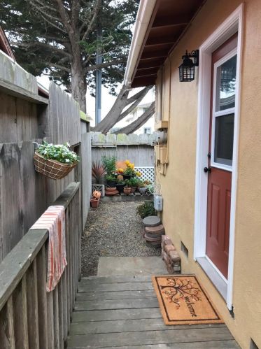 229 Hillcrest Ave, Marina CA  93933-3506 exterior